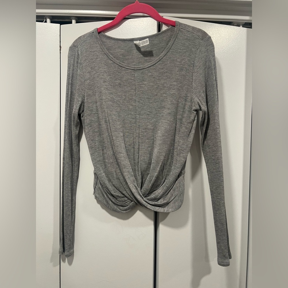 ALO Yoga Gray Long Sleeve Tie Front Blouse